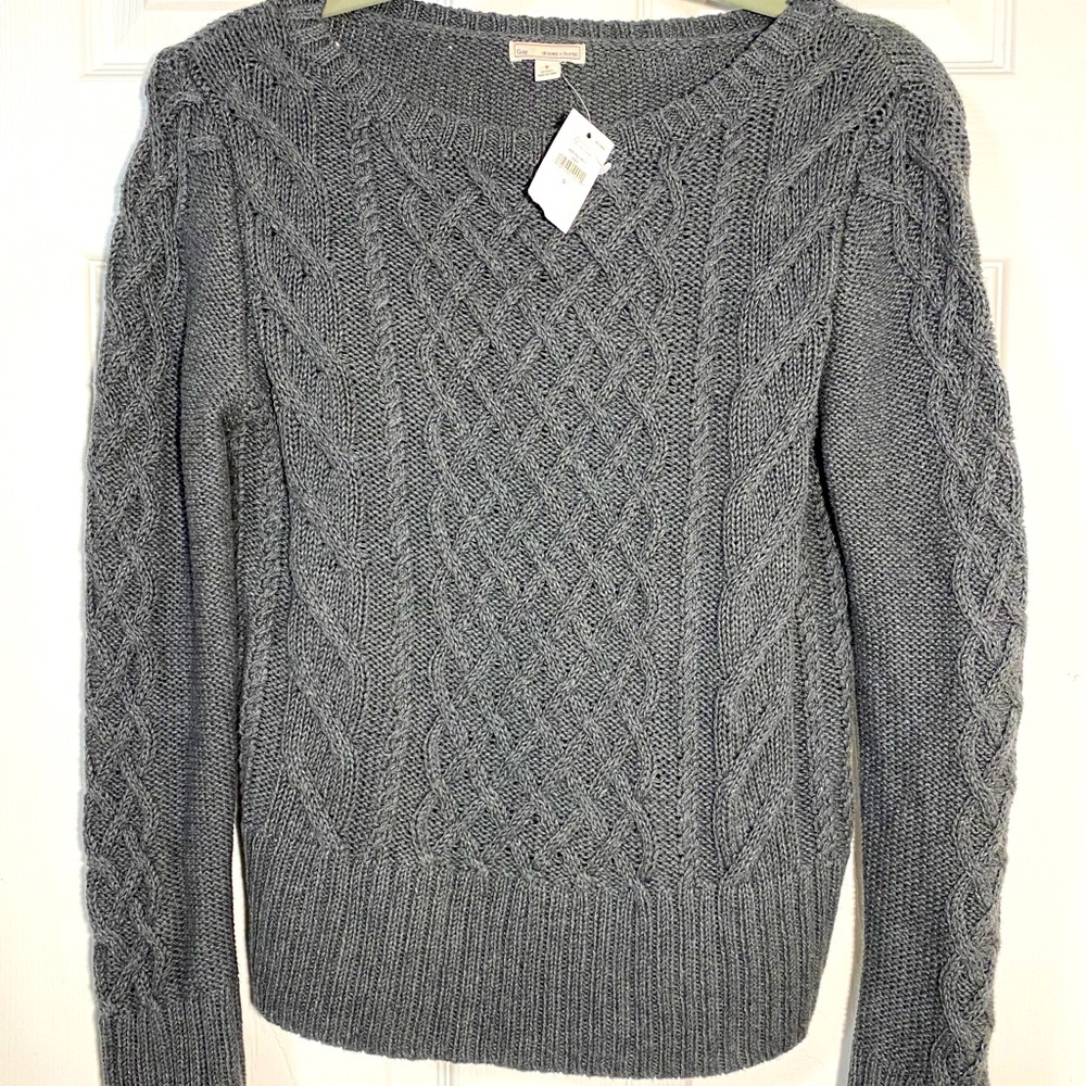 GAP Small NWT Cable Knit Sweater Gray